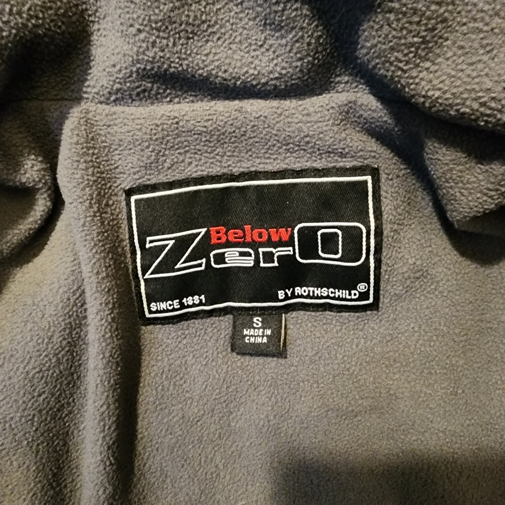 Womens Small Below Zero Winter Jacket. - image 3